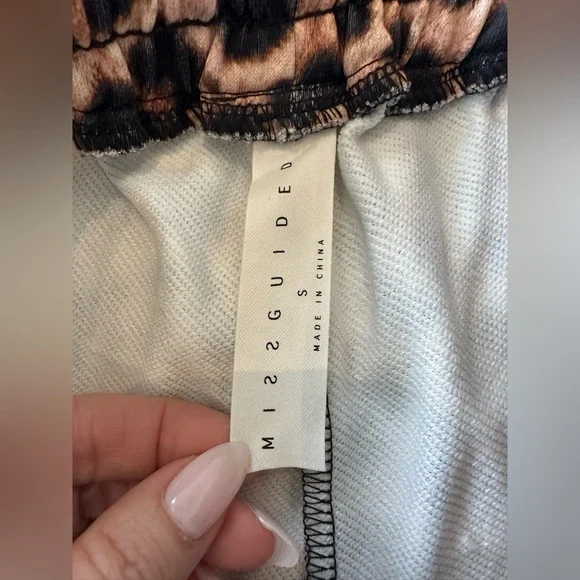 Missguided leopard print side stripe track pants - Picture 12 of 13